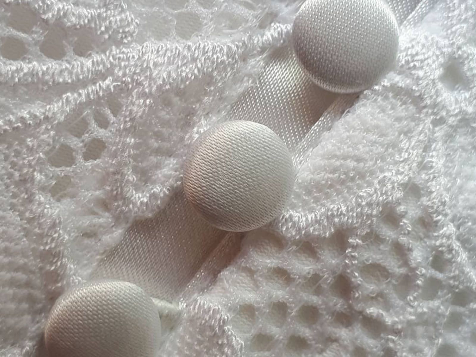 Knopfleiste Taufkleid